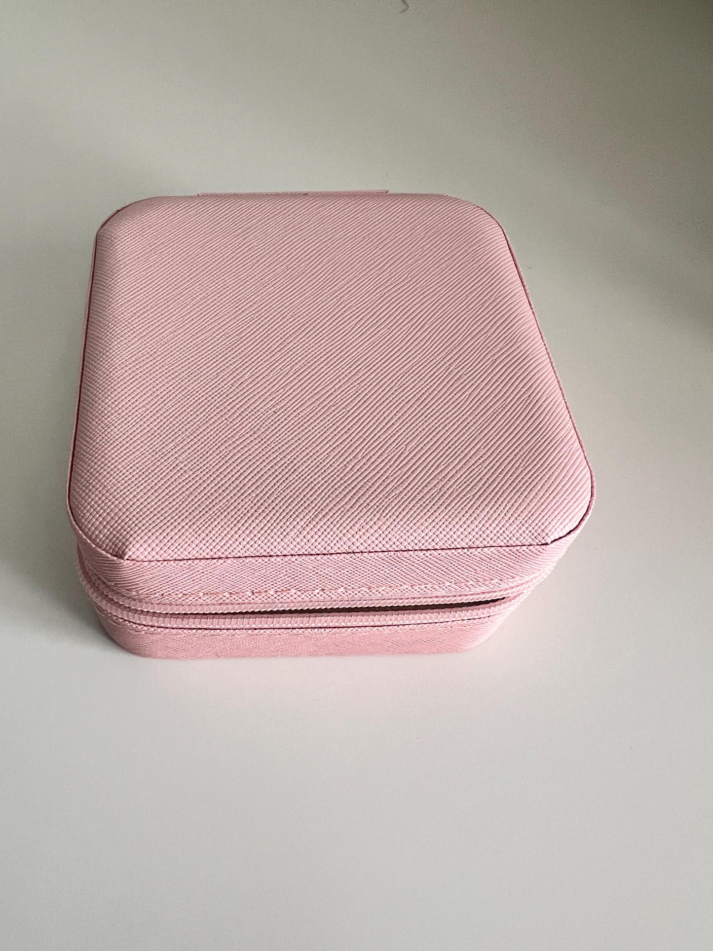 Personalised Jewellery Boxes, Bridesmaid gifts, Maid of Honour gifts and Gifts for her.