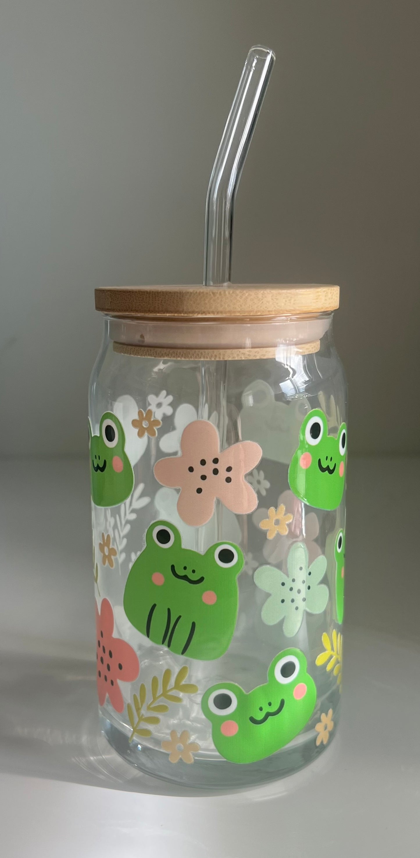 Glass cans with straw & bamboo lids